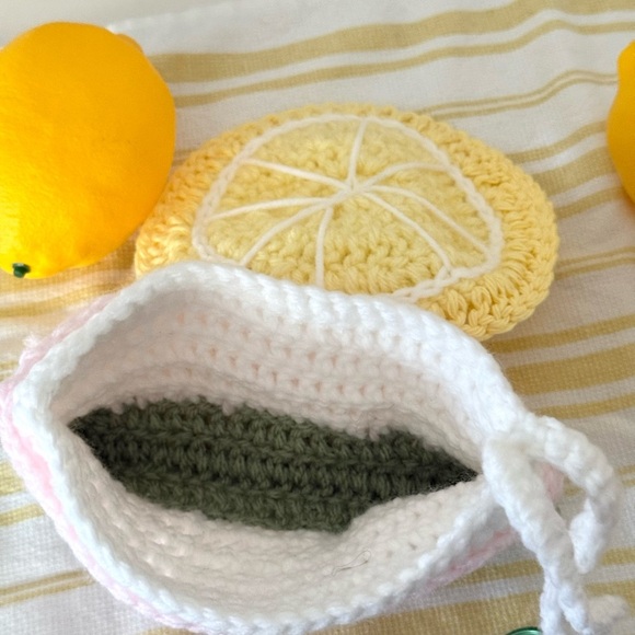 🍋 Mini Lemon Crochet Bag - Picture 6 of 8